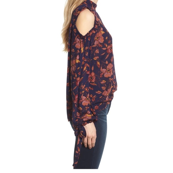 Nordstrom Tie Sleeve Cold Shoulder Top - Picture 3 of 7